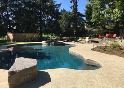 Free form pool, spa, dive rock